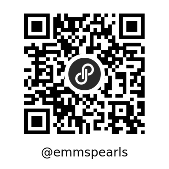 Hi I’m Emm, welcome to my closet. 💗 You can follow Emm’s Pearls on instagram - Picture 3 of 4